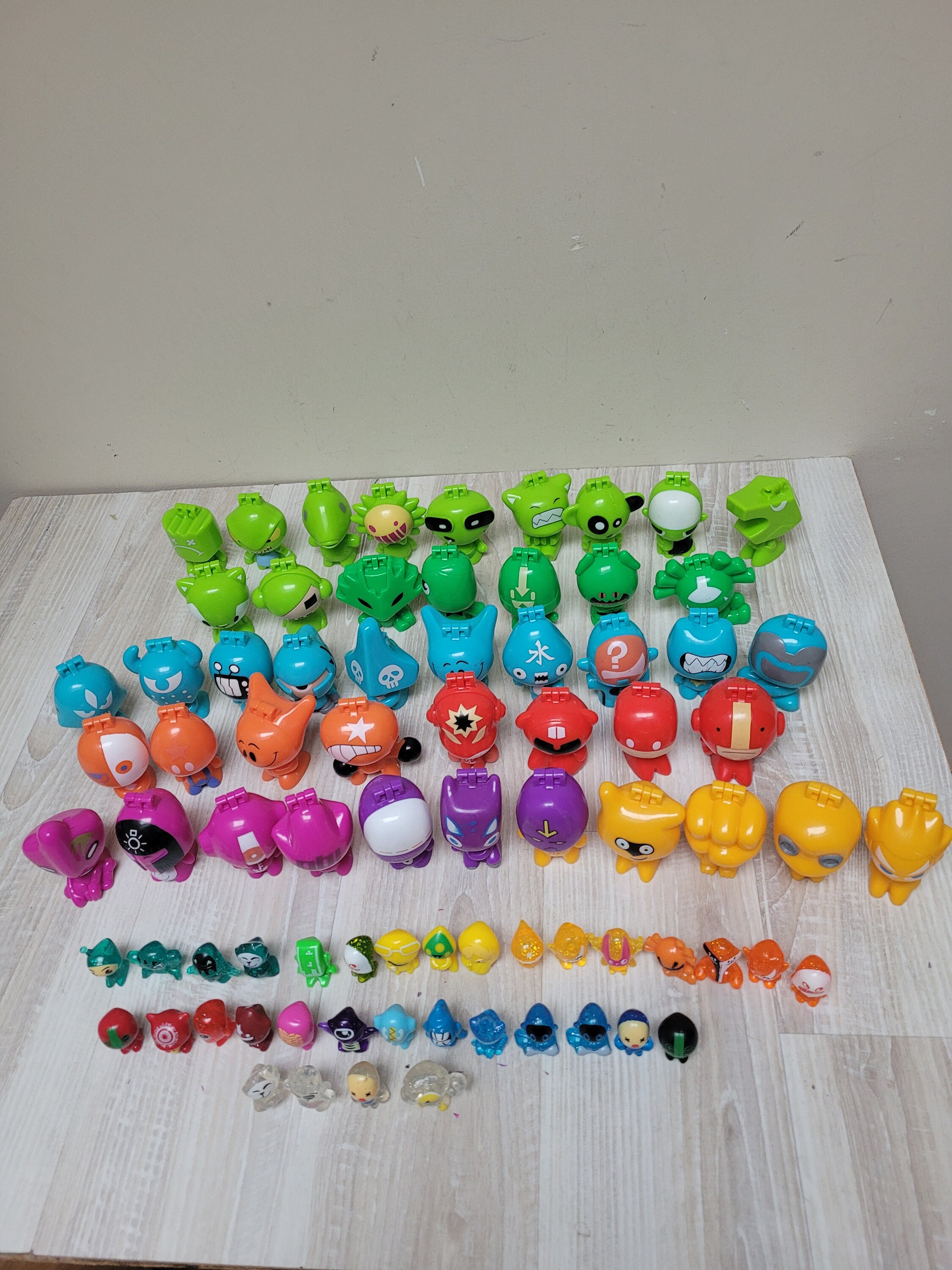 gogo's CRAZY BONES 限定版　16体 Gogo's Crazy Bones Lot Of 116 - Red Pink Purple Some Rare