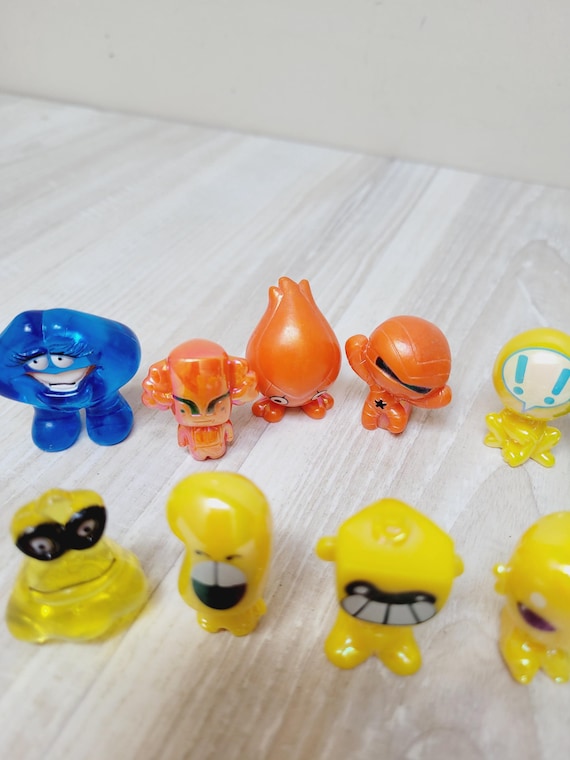 Set of 12: Pearly Crazy Bones Gogo's & Sheer Dracco Heads Multi