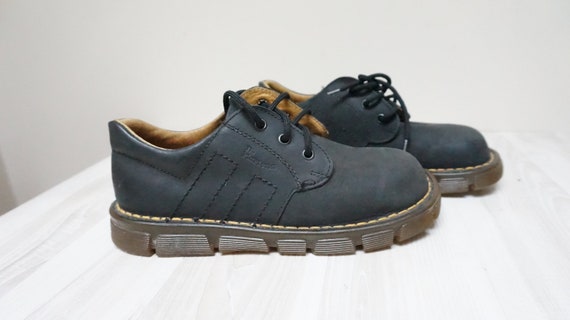 dr martens youth size 3