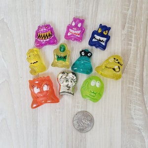 Set von 10 schiere Dracco Köpfe Crazy Bones Gogos multi color Sammlung, party liefern mini Monster Kunststoff-Figuren Kinder gogo's Miniatur