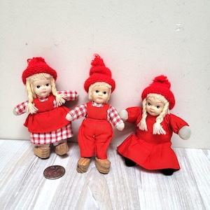 Conjunto de 3 figuras de gnomo sueco de porcelana bisqué, muñeco de niño y niña con zuecos de madera, juguete tomte escandinavo, adorno navideño para niño hecho a mano