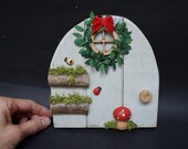 3d wooden fairy garden door Christmas diorama dollhouse shadow box Vintage Retro room mini cabinet miniature sculpture with wreath mushroom