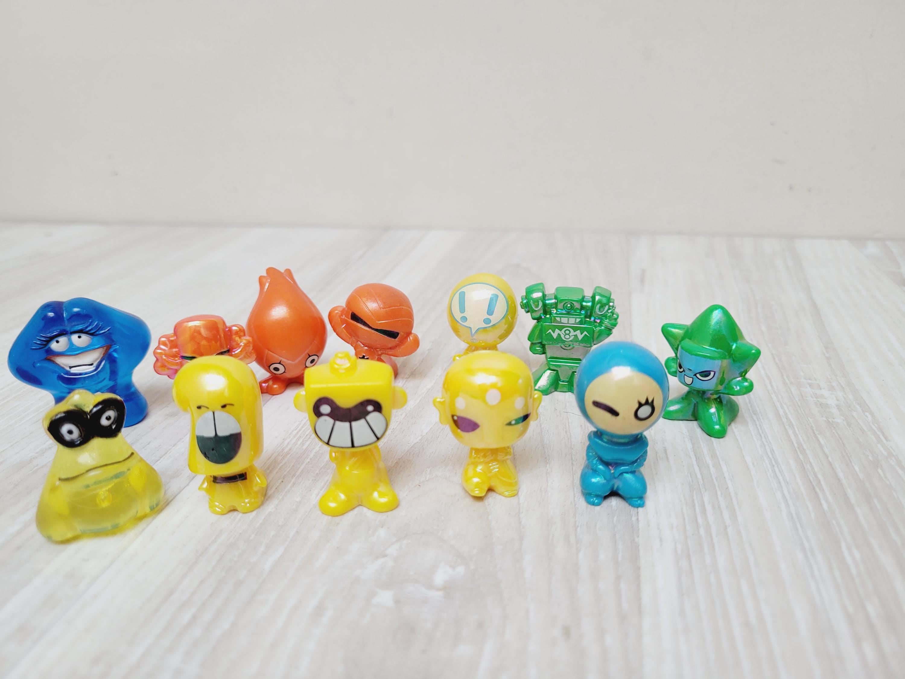 Set of 12: Pearly Crazy Bones Gogos & Sheer Dracco Heads Multi