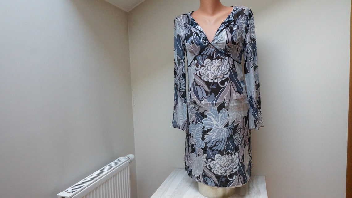 Pure silk chiffon dress, Tunic shirt blouse Retro embroidery Vintage 1990s Made in UK by Monsoon size small medium US grey black S M floral, foto 2 di 5
