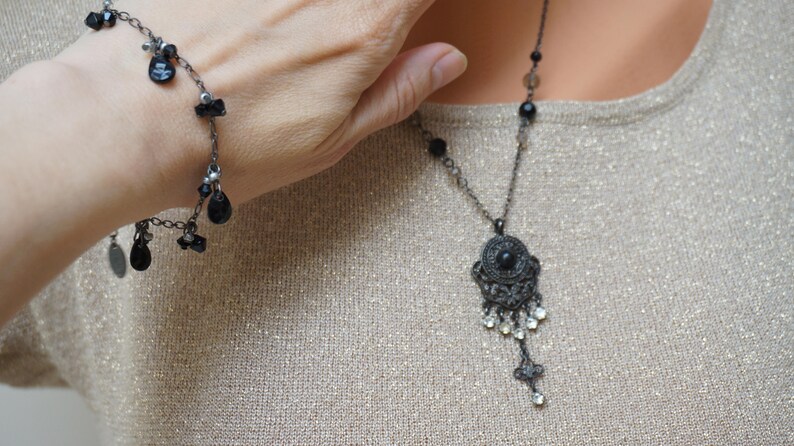 Chain Necklace bracelet Jewelry vintage Retro color 1990s made in Europe gunmetal black metal set of 2 bangle old beaded faceted rhinestone