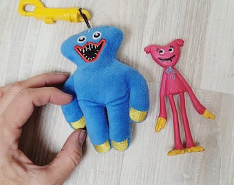 Set of 2 Huggy Wuggy Kissy Missy monster by Poppy Playtime, Sausage mouth plush & plastic toy, Stuffed doll figures, charm action figurine