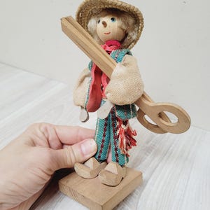 Wooden tailor Palangos Juze statuette, Lithuanian folk doll souvenir, vintage retro figure soviet times USSR made in Lithuania Ussr Cccp