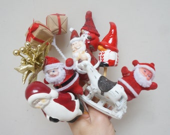 Set von 9 Pflanzensteckern, Tomte, Schaukelpferd, Gnom, Elfe, Weihnachtsstern, Figur rot, made in Sweden
