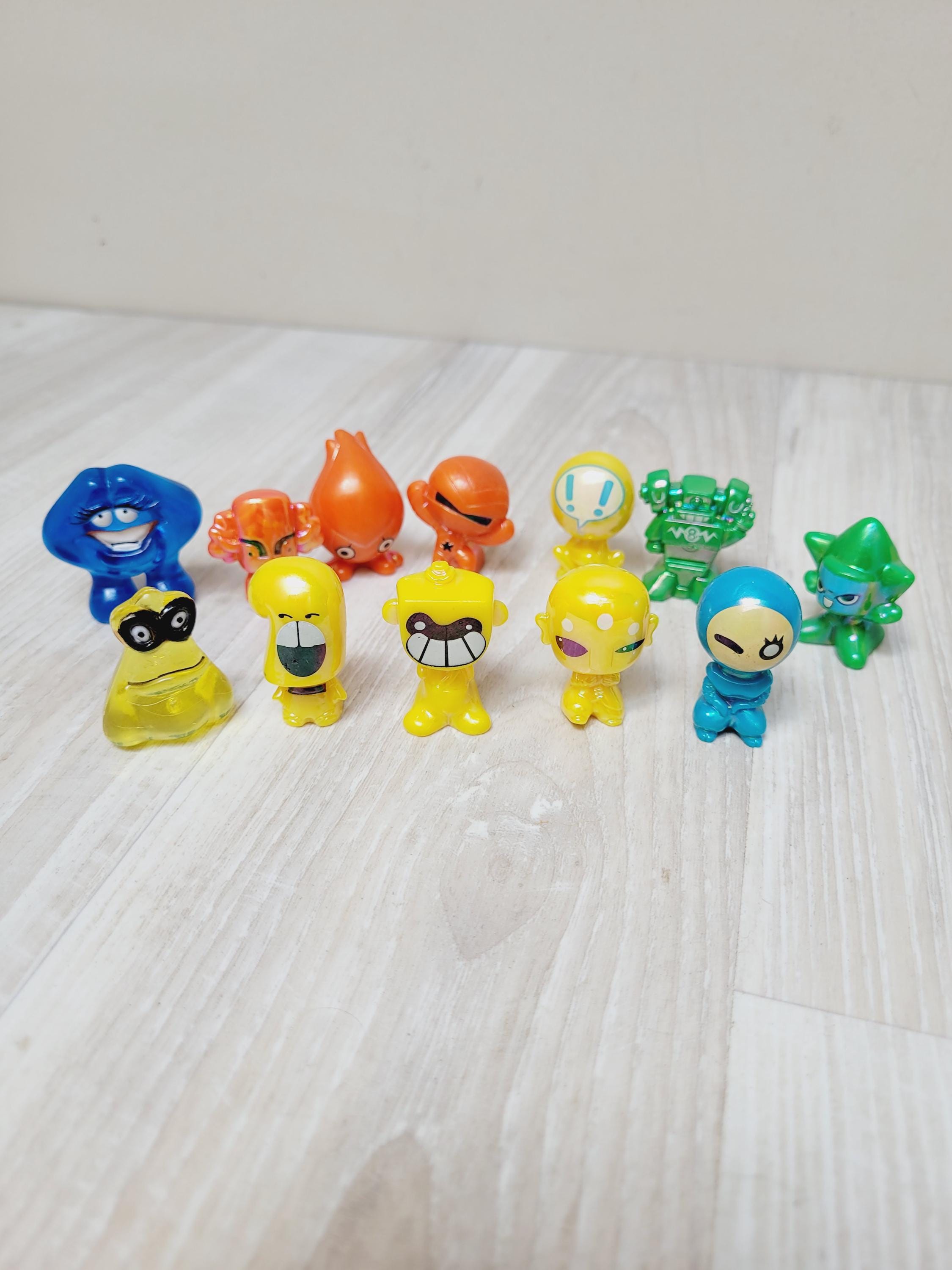 Set of 12: Pearly Crazy Bones Gogos & Sheer Dracco Heads Multi