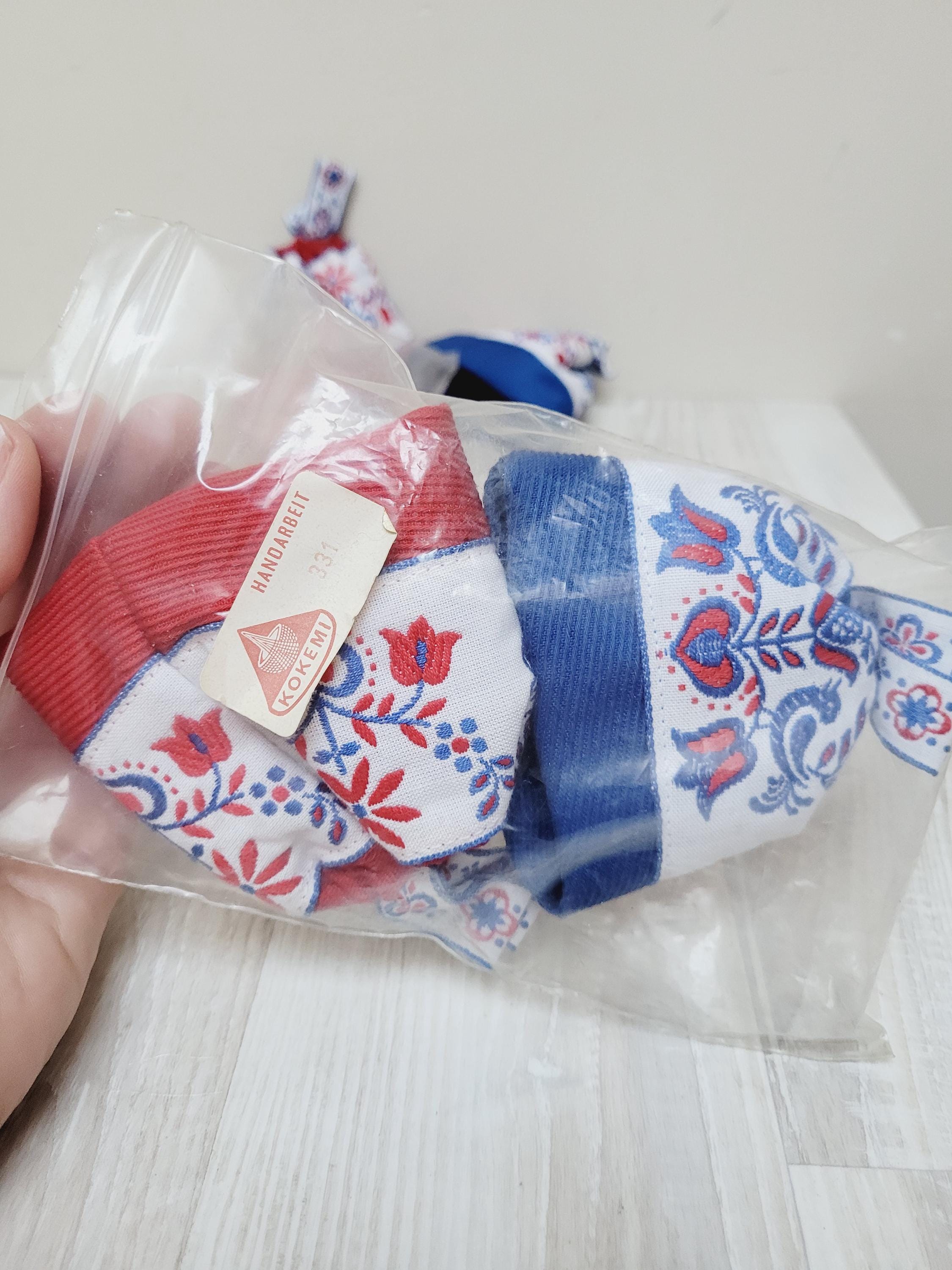 4 Embroidered Kokemi Egg Cozies Set, Easter Padded Cozy Warmers 