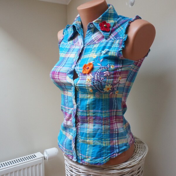 Blouse blue pink tank tartan top plaid Retro Vintage Made in small S XS extra size cotton peasant camisole embroidery floral short sleeve