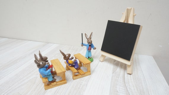 École de lapin décoration de Pâques lapin maison de poupée poupées en bois  Figurine allemande vintage boîte de chambre rétro fabriquée en Allemagne  mini ensemble miniature salle de classe -  France