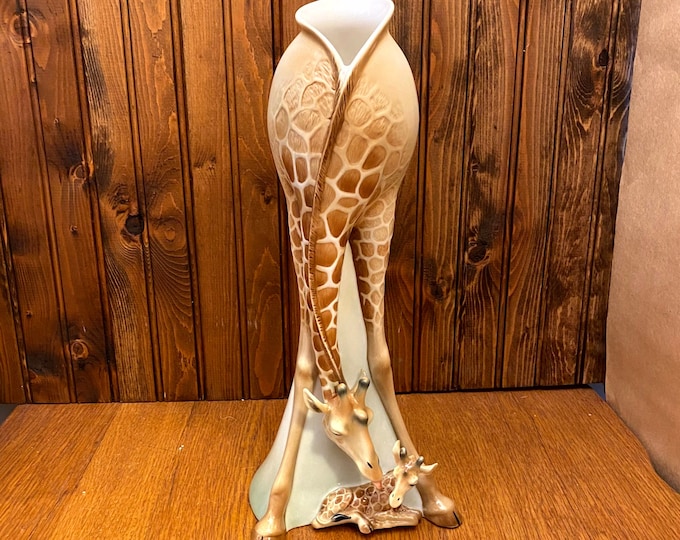 Franz Collection FZ00233, Giraffe Design Sculptured Porcelain Flower