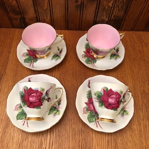 Roslyn China World Famous Roses No 2 Authentic Wheatcroft Grand Gala Set of 4 Teacup and Saucers