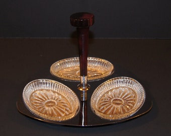 Glo Hill Goutmates Tid bit tray with original glass inserts and Bakelite handle