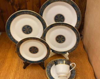 Royal Doulton Carlyle Dinnerware, Your Choice, H5018