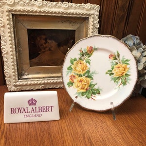 18 1/8&quot; Kuchenteller von Royal Albert Tea Rose in Gelb