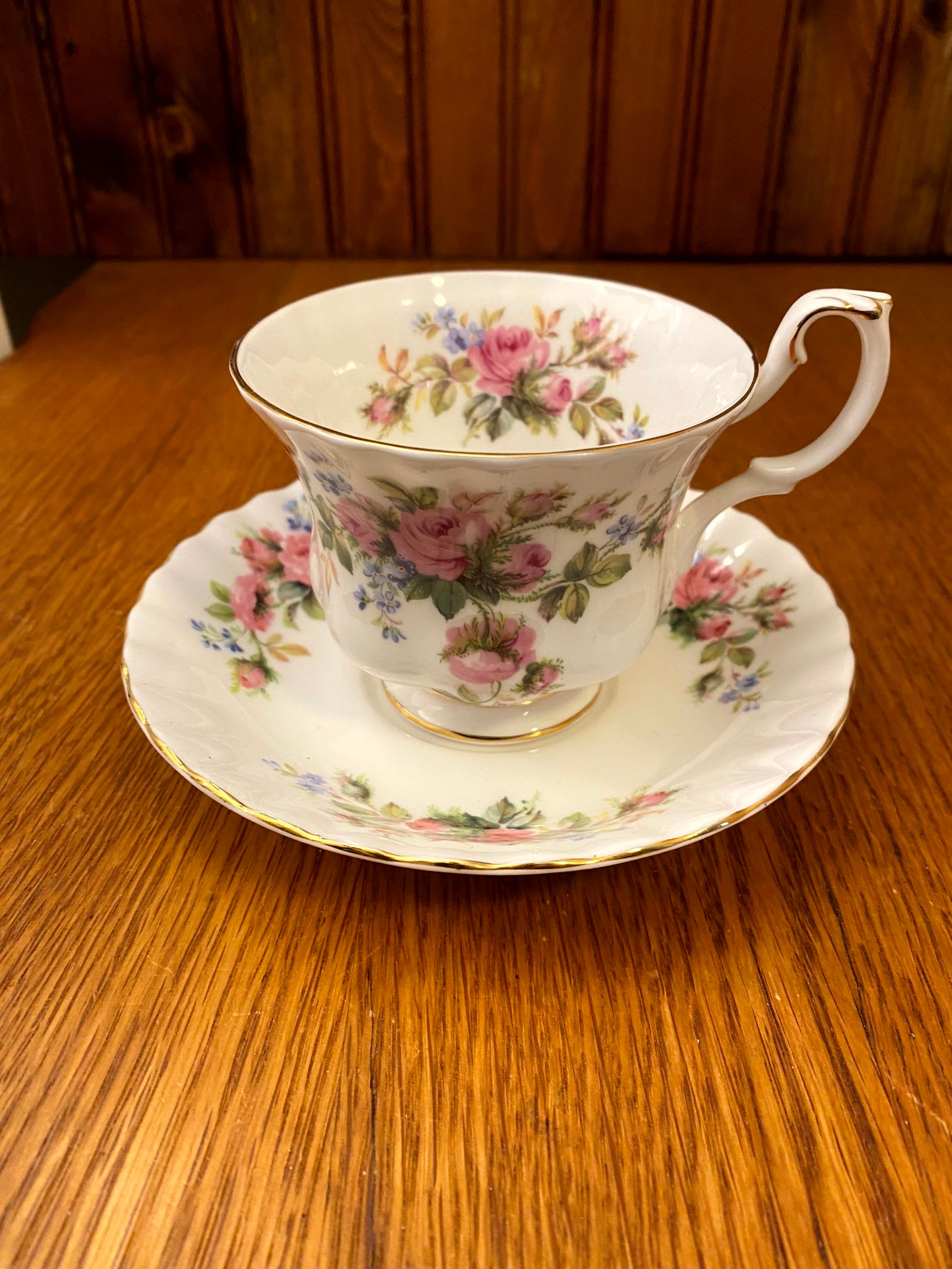   MOSS ROSE ロイヤルアルバート ROYAL ALBERT MOSS ROSE ロイヤルアルバート