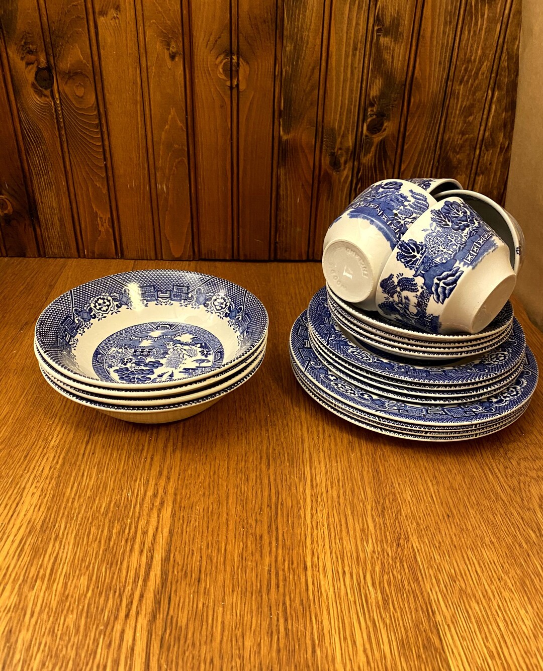 20 Piece Woods and Sons, Willow, Woods Ware, Blue Willow Pattern