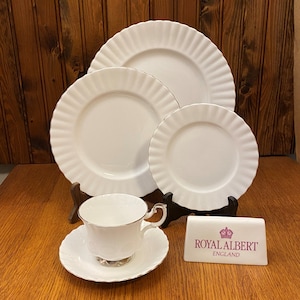 Royal Albert Chantilly China, Dinnerware Service for 4, 20 Pieces