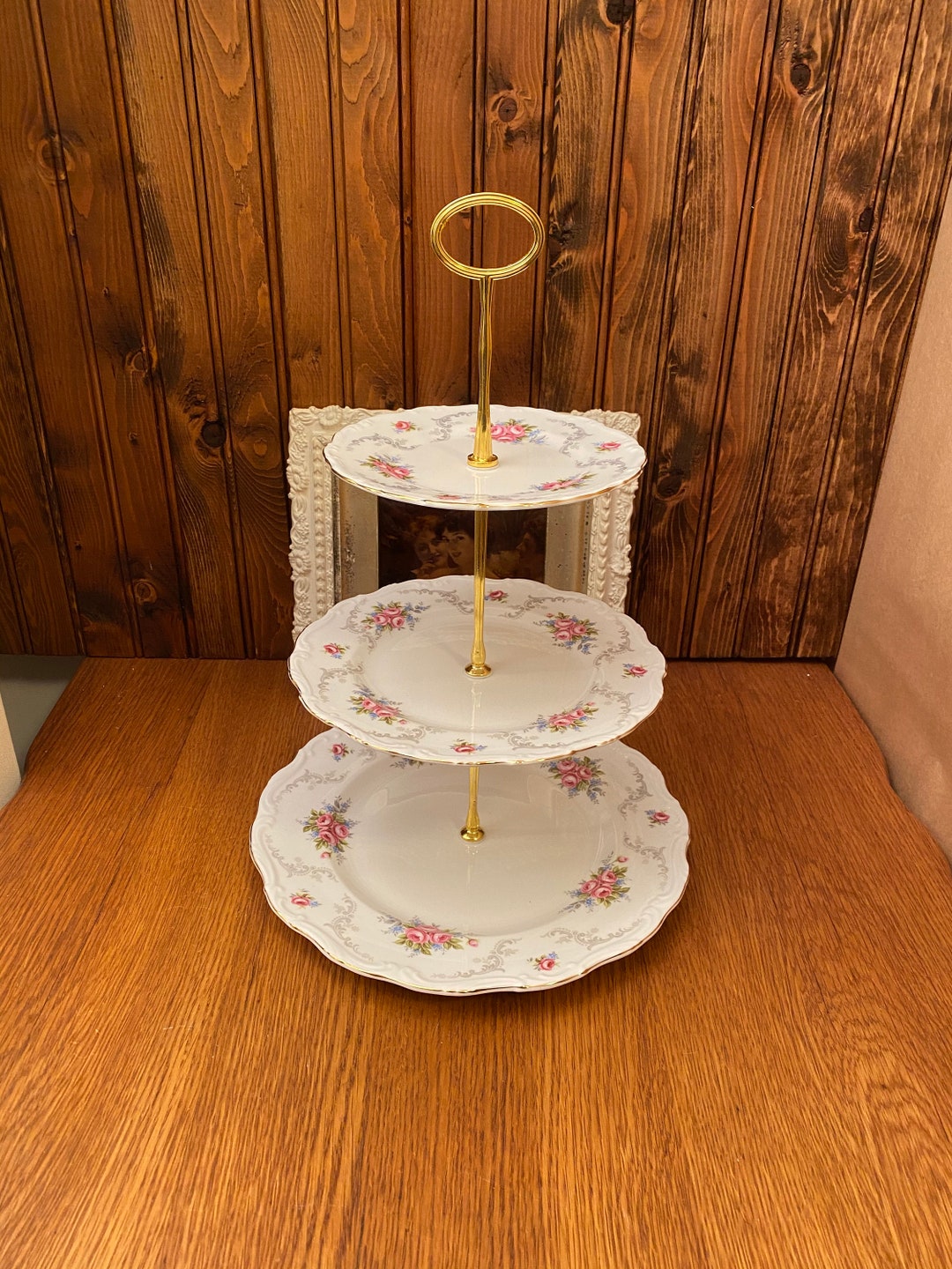 期間限定お値下中✳︎希少✳︎ロイヤルアルバート ケーキスタンド 3段 ロイヤルアルバート 100 年記念コレクション 3段ケーキスタンド
