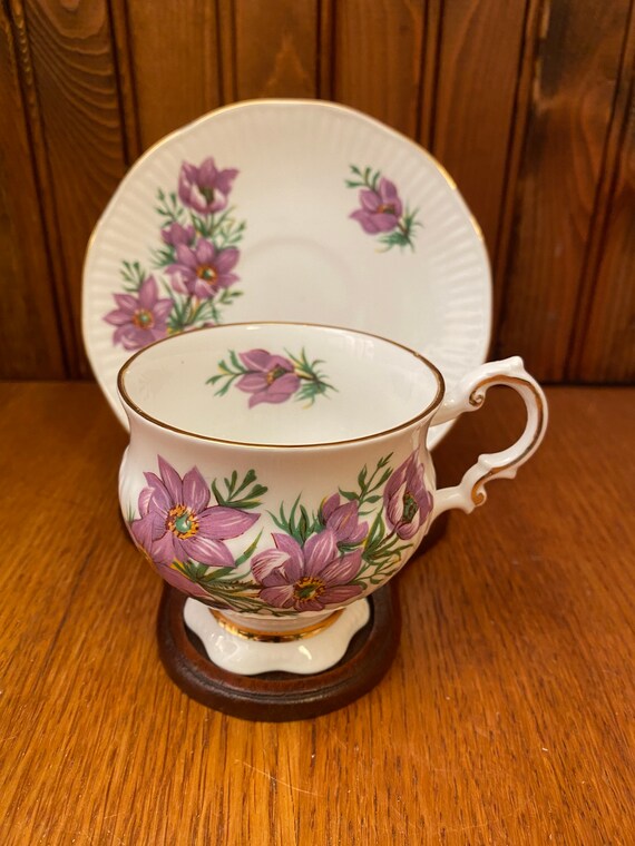 Elizabethan Fine Bone China Provincial Flowers Teacup and Saucer