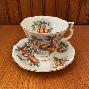 Royal Albert Orchard Series, Harvest Pear, Teacup and Saucer