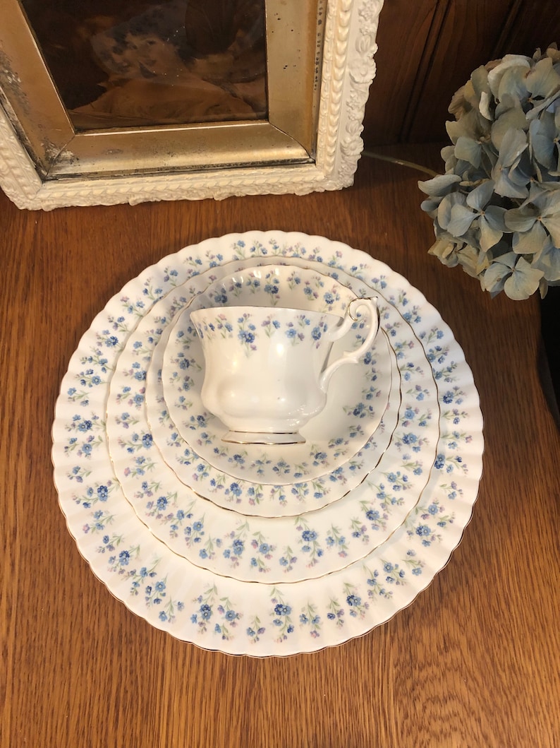 20 Piece Royal Albert Memory Lane Dinnerware Set Blue Flower Etsy