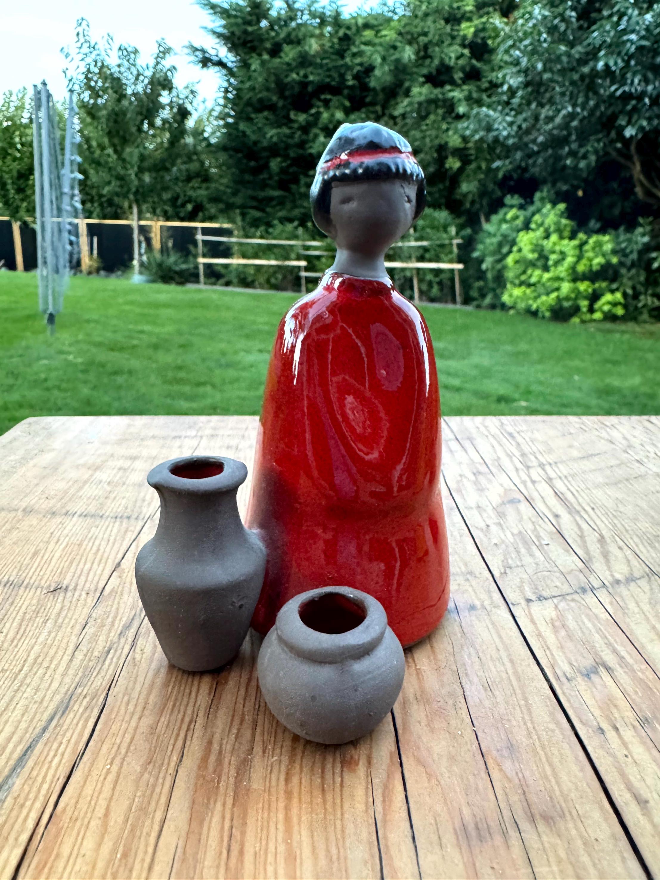 Jie Verk Stad Sweden, Studio Pottery Figurines Designed by Elsi