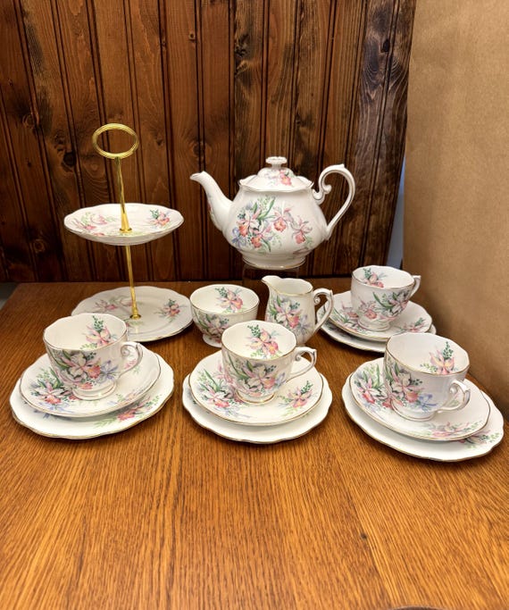 Roslyn China Sweet Romance 16 Piece Tea Set With Rare, Small