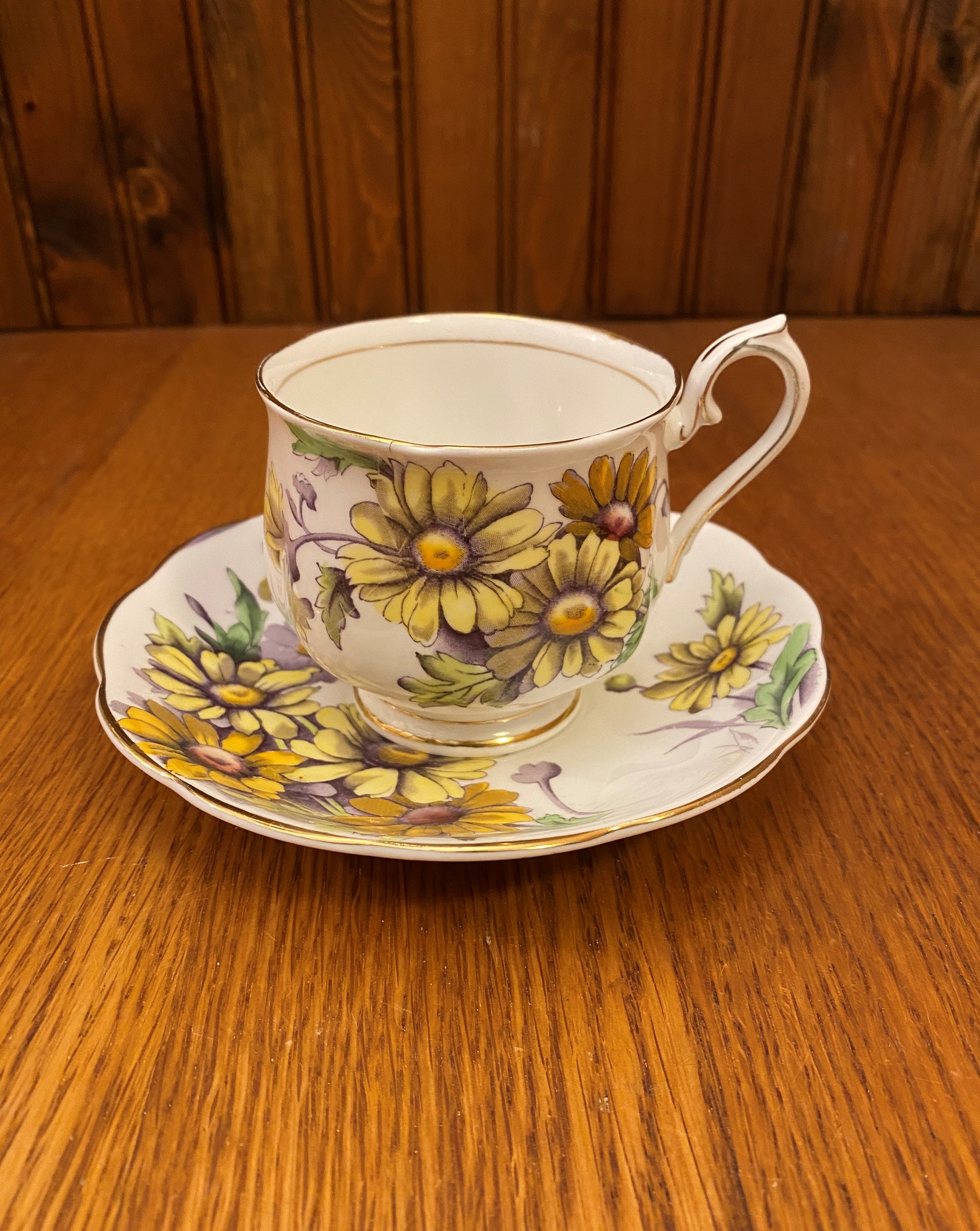 ロイヤルアルバート フラワー・オブ・ザ・マンスシリーズ 4月 ナンバー