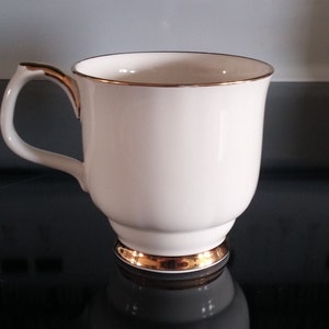 Royal Albert Val D&#39;or Smooth Side Plain Footed Coffee Mug