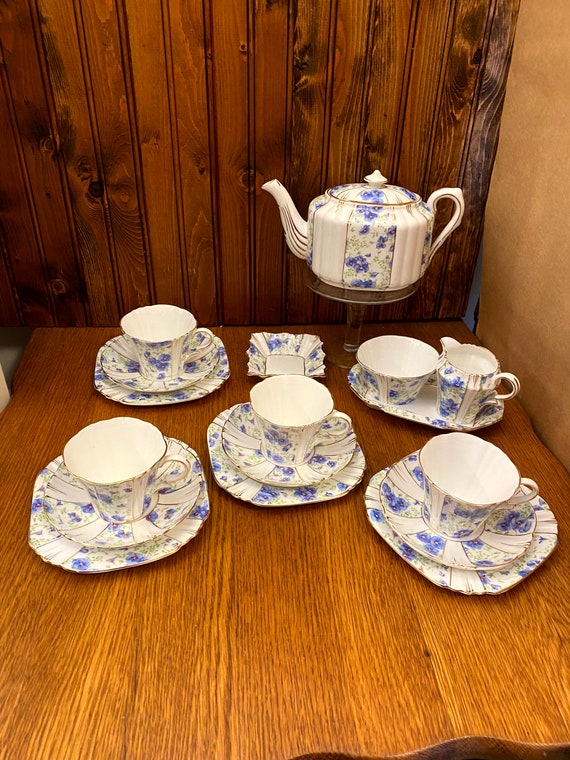 18 Piece Royal Albert Blue Pansy Panel Chintz Tea Set, Service for