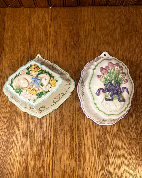 Set of 2 Franklin Mint, Le Cordon Bleu, Decorative Wall Molds