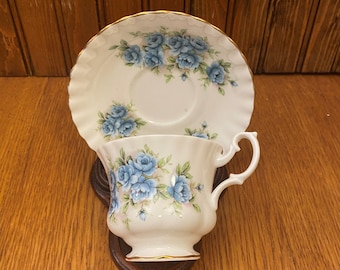 Royal Albert Un Named Blue Cabbage Roses Teacup and Saucer, Blue Rose Floral China