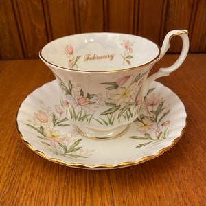 Royal Albert Wild Flower of the Month Series - Xícara de chá e pires de fevereiro, Wild Anemone Vintage Cup
