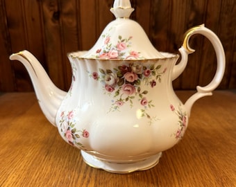 Royal Albert Cottage Garden Large Teapot