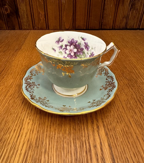 Aynsley, Mint Green and Gold Teacup and Saucer With a Bouquet of
