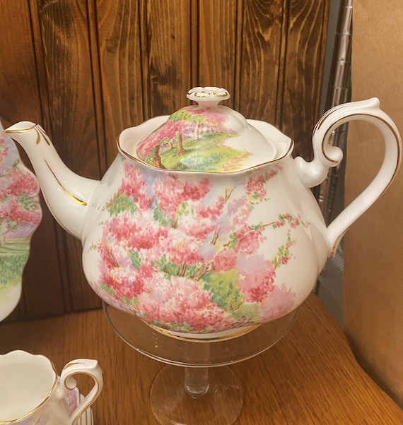 食器  ALBER Blossom Time Blossom Time Mug by Royal Albert | Replacements, Ltd.