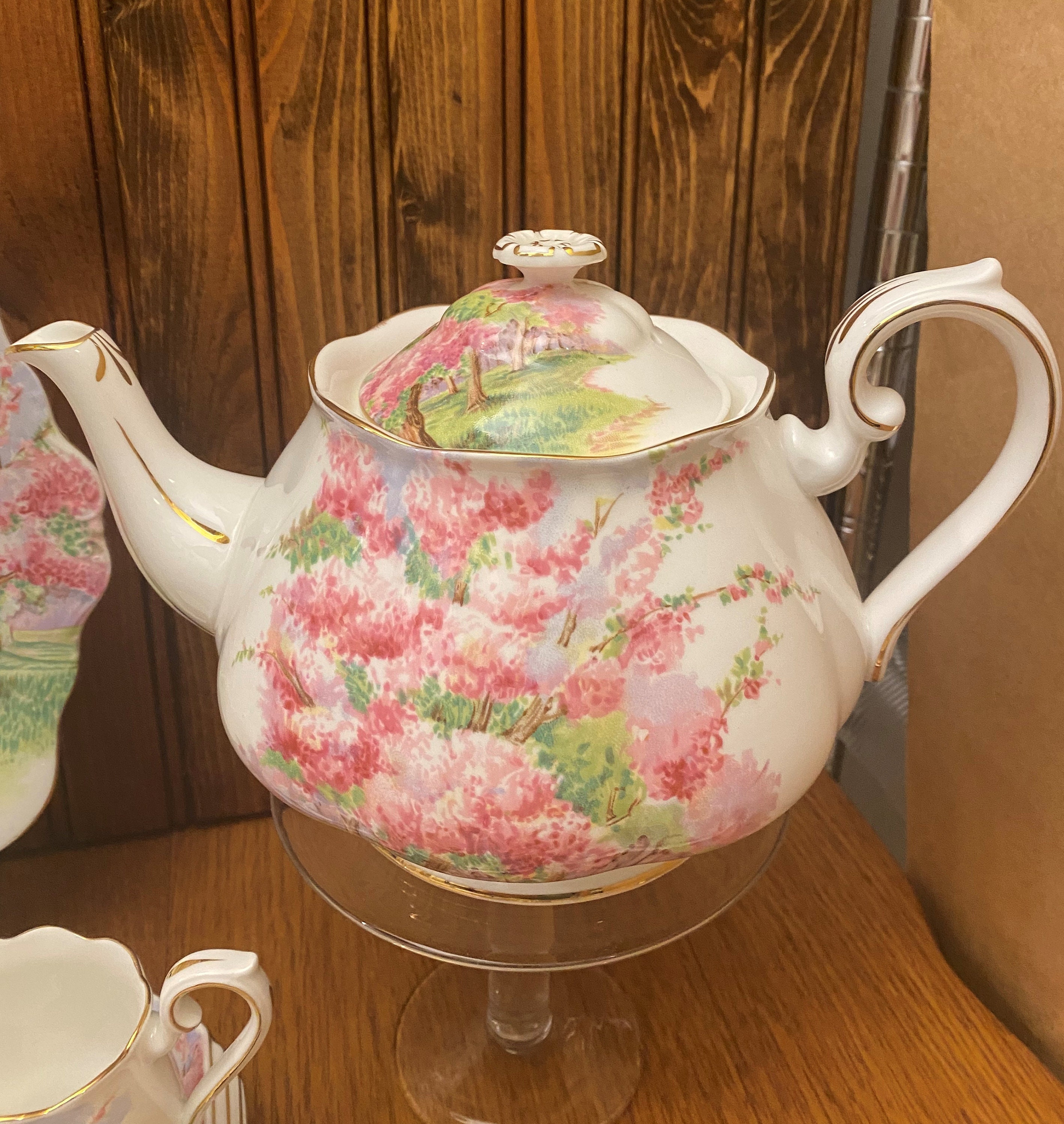 食器  ALBER Blossom Time Royal Albert Blossom Time Teacup and Saucer Set Made in