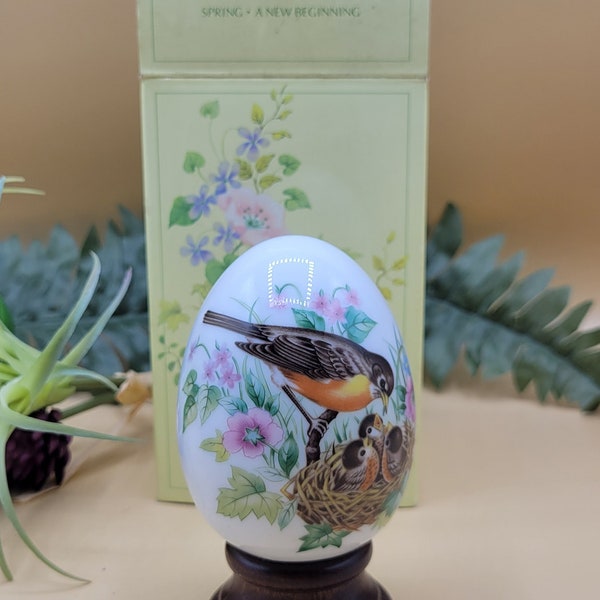 Vintage Avon Four Seasons Porcelain Egg Series Spring A New Beginning 1984