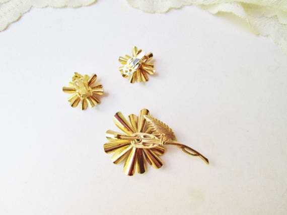 Gold Flower Brooch Earrings Set Vintage Topaz Rhi… - image 4