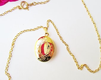 Gold Locket Necklace Vintage Gold Metal Oval Embossed 2 Sided Locket Charm Unworn Flowers & Leaves Birthday Gift Her