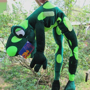 Large Plush Frog Knee Hugger Hanging 30&quot; Long Posable Frog Toy Classic Toy Co