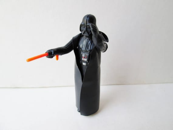 FIGURINE STAR WARS DARK VADOR A FONCTIONS