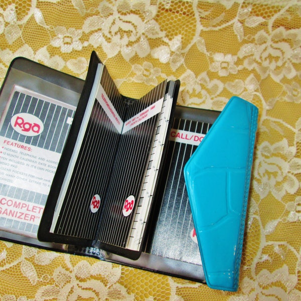 Complete Organizer Travel Wallet Vintage Unused Blue Vinyl Daily Planner Calendar Phone Address Index Card Picture Holders Note Pad Pen Slot