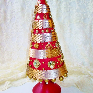 Christmas Tree of Jewelry Sculpture Tree on Metal Stand made of Vintage Costume Jewelry Centerpiece Table Top Tree Christmas Ornament Decor