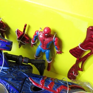Spiderman Web Copter Toy The Amazing Spider-Man Web Copter NIB Play Set w 6" Spiderman Action Figure & Missiles Marvel Universe Rare image 6
