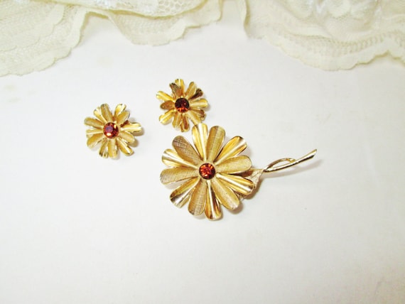 Gold Flower Brooch Earrings Set Vintage Topaz Rhi… - image 1