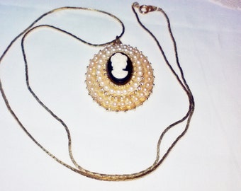 Cameo & Pearls Pendant Necklace Vintage Goldtone Metal Black and White Cameo Lady Long Gold Chain Champagne Faux Pearls